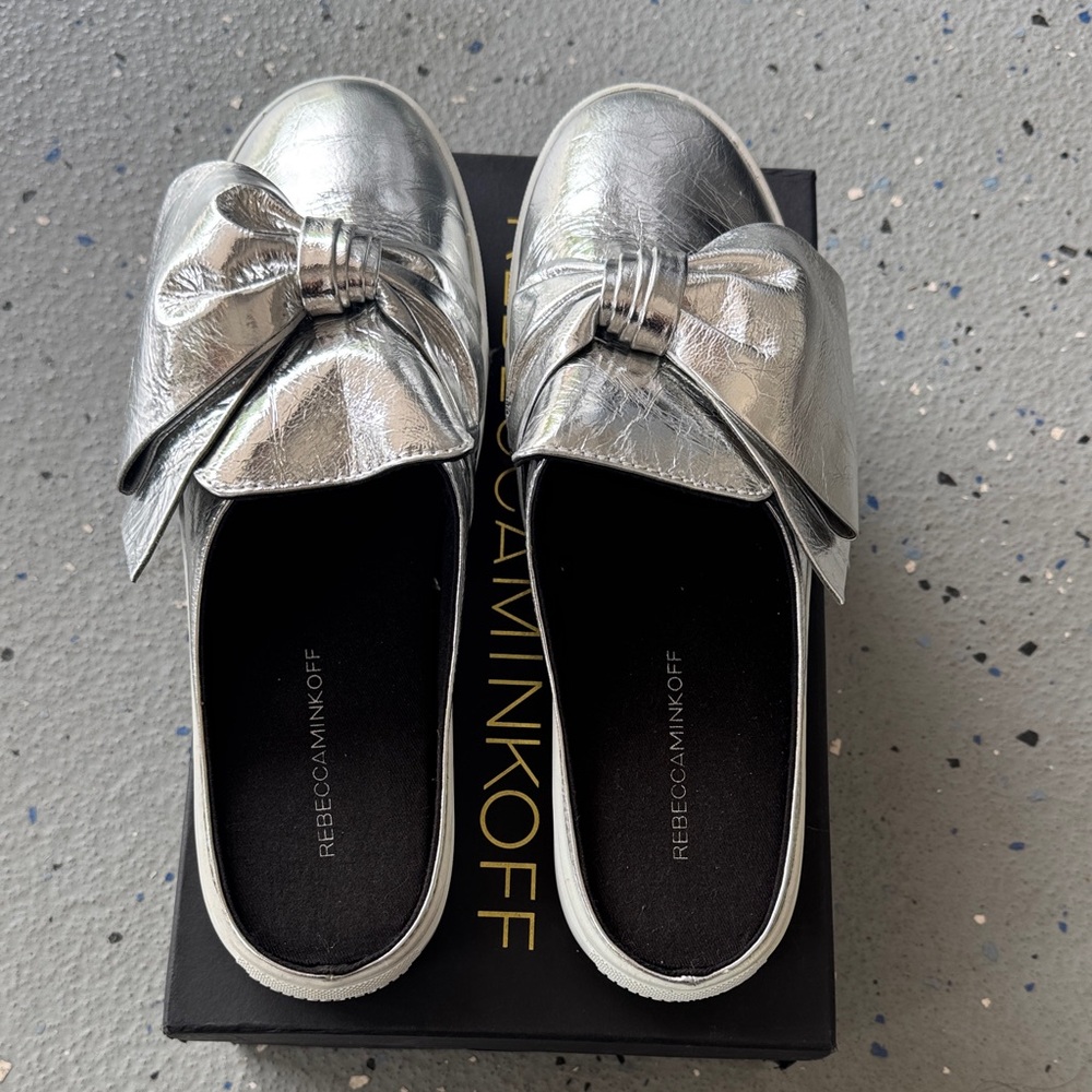 Rebecca Minkoff Metallic Silver Bow Slip-On Mules - Picture 3 of 4
